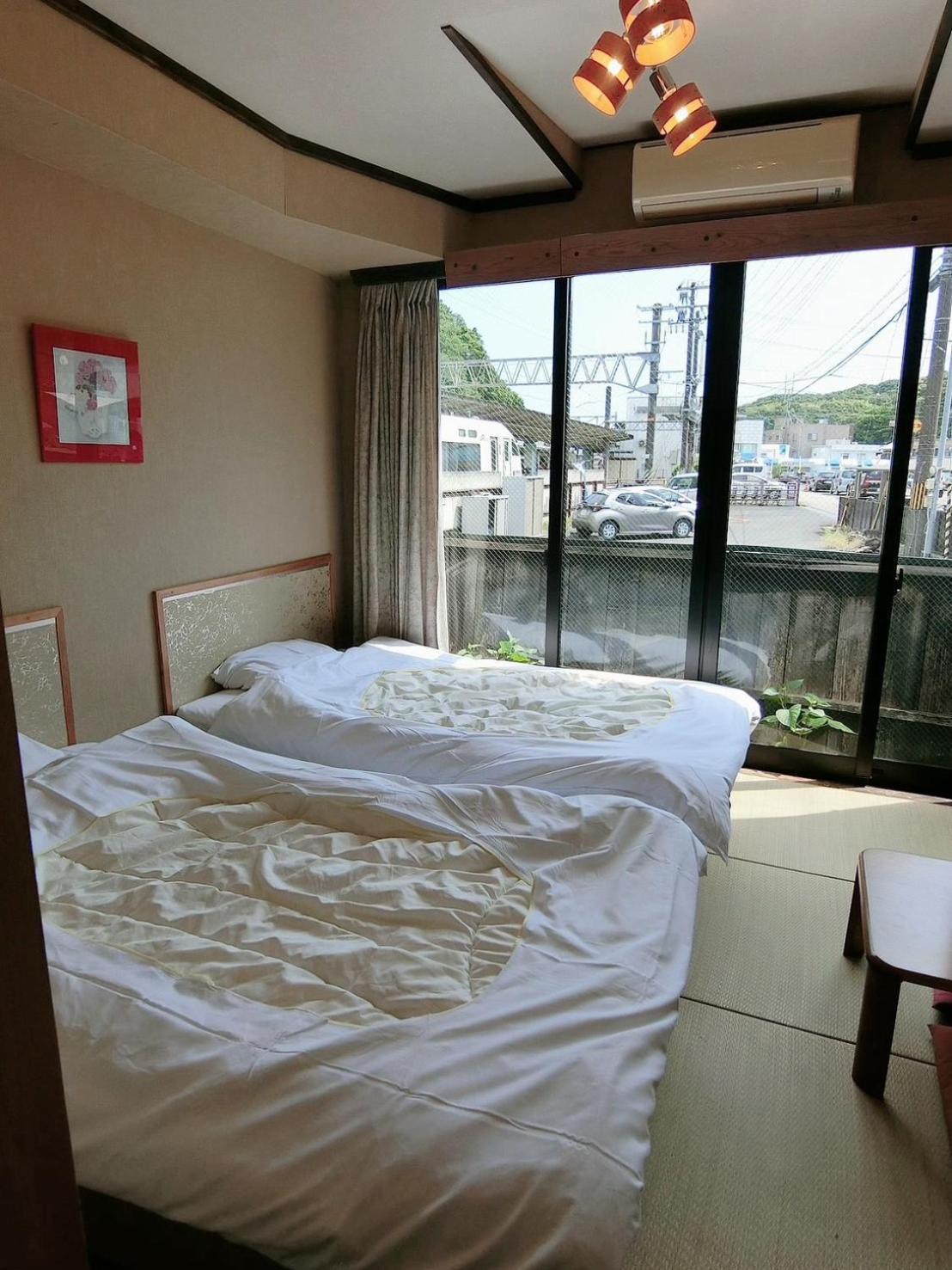 Minshuku Inn Shirahama Ekinoyado Exteriör bild